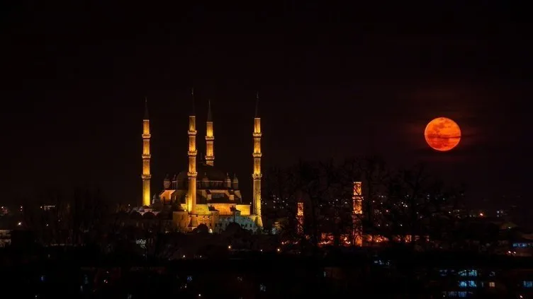 İmsakiye 2022 ile sahur vakti ve iftar saati takvimi! İstanbul, Ankara, İzmir, Bursa iftar vakti, imsak vakitleri ve 81 il için imsakiye