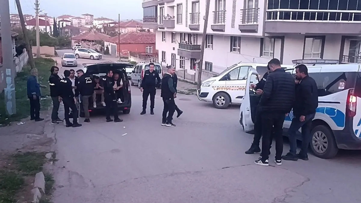 Kırıkkale'de sokak ortasında silahlı kavga: 3 gözaltı