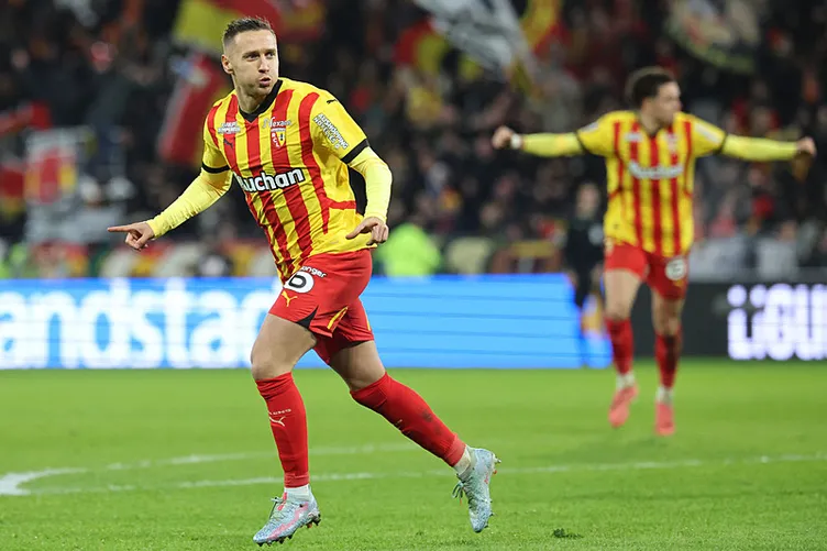 Przemyslaw Frankowski hayırlı olsun! İmzalar resmen atılıyor