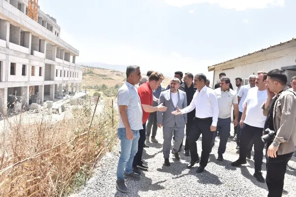150-yatakli-palu-kovancilar-devlet-hastanesinde-insaat-calismalari-devam-ediyor-1784993762406.jpeg