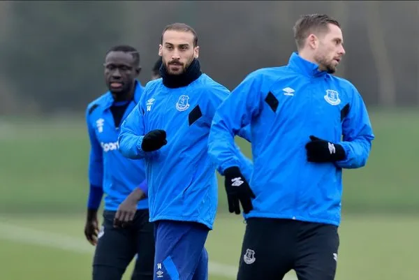 Cenk Tosun form tutuyor