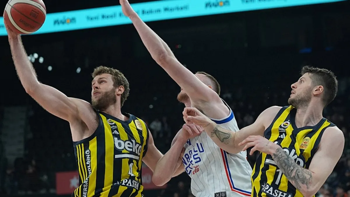 Anadolu Efes ile Fenerbahçe Beko’nun lig maçları ertelendi Anadolu Efes ile Fenerbahçe Beko’nun lig maçları ertelendi