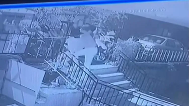 İstanbu’da akılalmaz olay: Dedikodu çıkartıyor diye tornavidayla saldırdı!