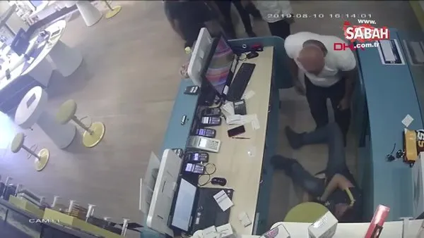 İstanbul'un orta yerinde çetesiyle iş yeri basan eşkıya kurşunlattığı yaralı mağaza çalışanını tekmeledi!