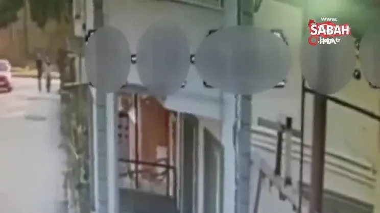 Sakarya’da abla-kardeş hırsızlığı... Biri çaldı, diğeri gözcülük yaptı | Video