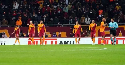 Son dakika...Trabzonspor yenilgisinin ardından yıldız isimlere çarpıcı eleştiri! Galatasaray tarihinin en kötüleri...