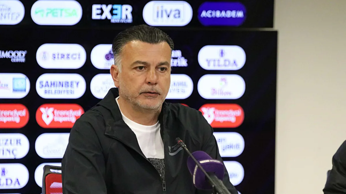 Murat Şahin: “O oyunla maçı kaybetmeyi hak ettik” Murat Şahin: “O oyunla maçı kaybetmeyi hak ettik”