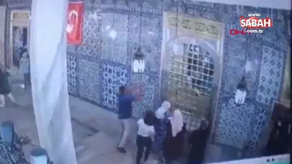 Eyüp Sultan Türbesi'ndeki çekiçli saldırının görüntüleri ortaya çıktı | Video