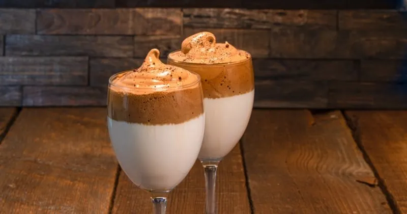 Evde Tiktok Kahvesi Nasil Yapilir Malzemeleri Nelerdir Iste Son Zamanlarin Populer Icecegi Dalgona Tiktok Kahvesi Tarifi Icecek Tarifleri Haberleri