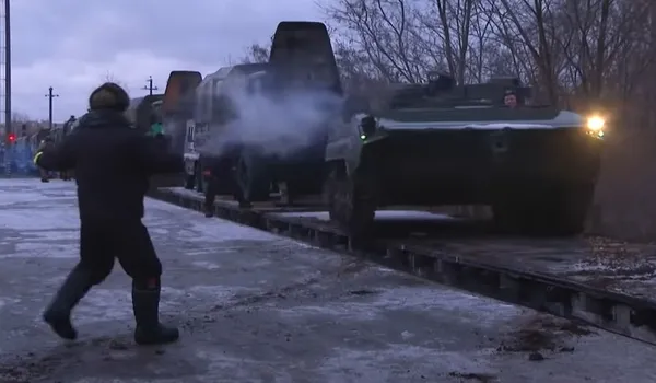 rusya-ukrayna-savasi-basliyor-mu-tank-ve-fuzeler-konuslandi-1642575102724.jpg Rusya-Ukrayna savaşı başlıyor mu? Tank ve füzeler konuşlandı!