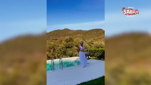 Ünlü şarkıcı Ceylan'dan havuz başında dans | Video