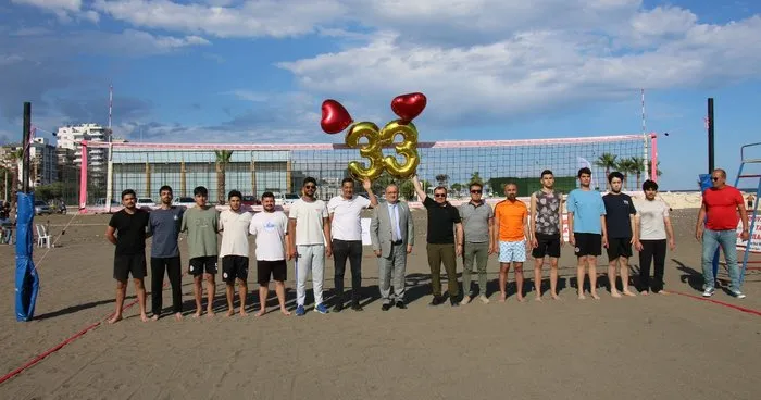 Erdemli’de plaj voleybolu heyecanı başladı