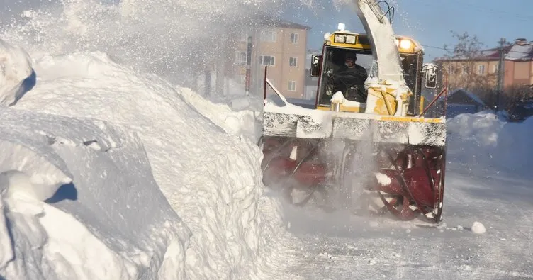 Bitlis’te karla mücadele ekiplerinden yoğun mesai
