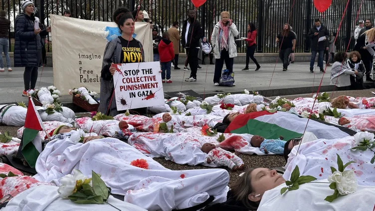 Dünya Gazze için ayakta! Beyaz Saray önünde 'Ölüm' protestosu....