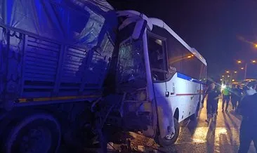 Manisa'da feci kaza! İşçi servisi TIR'a çarptı: 5'i ağır 20 yaralı var! #manisa