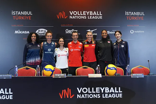 voleybol-milletler-liginin-2nci-haftasi-oncesi-basin-toplantisi-duzenlendi-1750149442857.jpg