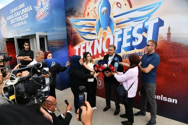 vali-sildak-teknofestte-12-milyon-ziyaretci-bekliyoruz-1790505837435.jpg