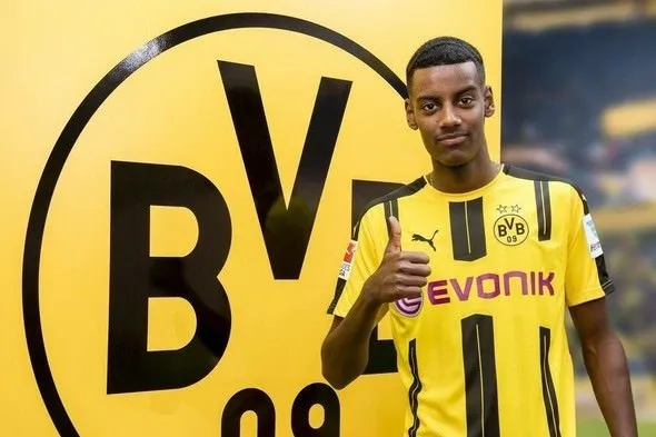 Dortmund’dan Emre Mor’un tahtını sallayacak transfer
