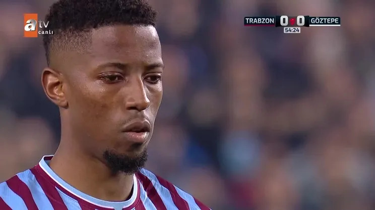 Trabzonspor'da Simon Banza penaltı fırsatını değerlendiremedi!