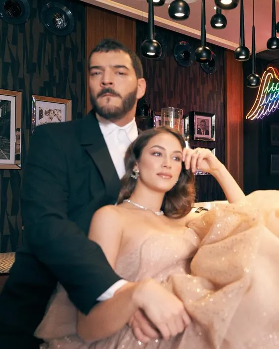 Kuruluş Osman’ın Cerkutay’ından hamile eşine doğum günü sürprizi! Çağrı Şensoy ve oyuncu eşi Buse Arslan’ın romantik anları!