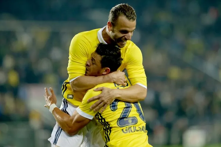 Erman Toroğlu'ndan o isme sert yorum!