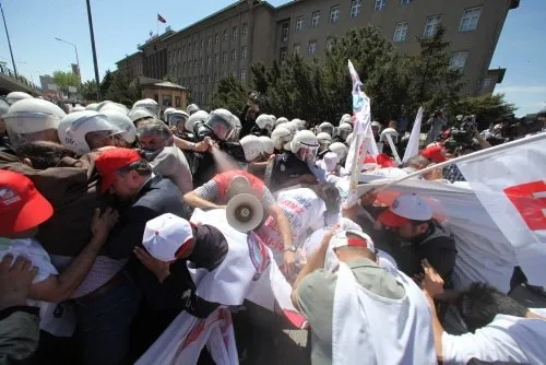 Ankara’da 1 Mayıs olaylı başladı