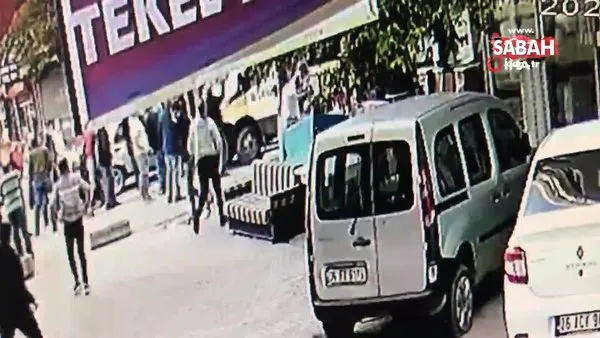 Son dakika haberi... İstanbul Esenyurt'ta çocuğu ezen minibüs şoförüne vatandaşlardan feci meydan dayağı | Video