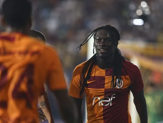 Galatasaray’da ikinci Sneijder krizi: Arda Turan!
