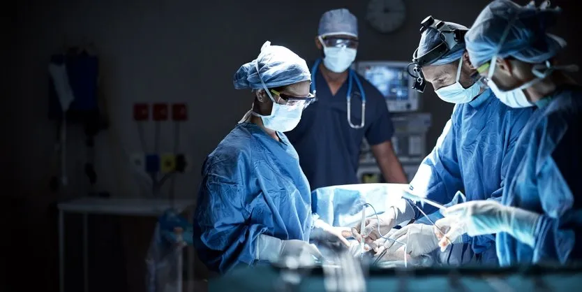 Doktorları şoke eden vaka! 4 yıl "dışkısını" kusarak yaşadı: 70 kilodan 41'e düştü! Meğer bağırsakları...