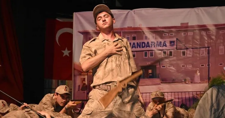 “Tabuttaki Asker” isimli tiyatro gösterisi ile Jandarma teşkilatına hediye edildi