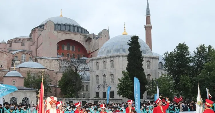 İstanbul’un fethi dua ve marşlarla kutlandı