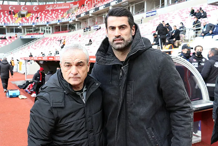volkan-demirelden-deprem-sonrasi-ilk-aciklama-teklifler-aldim-ama-hatayi-birakmam-1682588626788.jpg