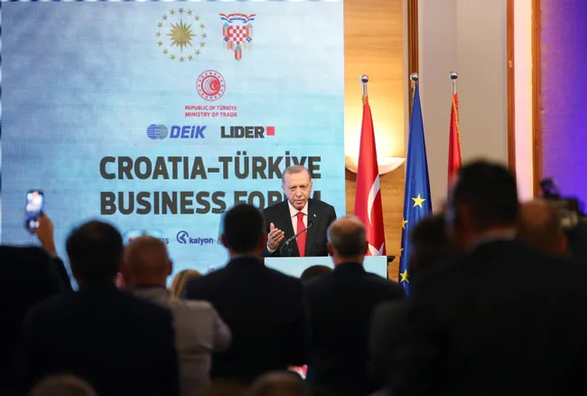 son-dakika-baskan-erdogan-turkiye-hirvatistan-is-forumunda-konustu-40-milyar-dolar-yatirim-cekmeyi-basardik-1662648307064.jpg