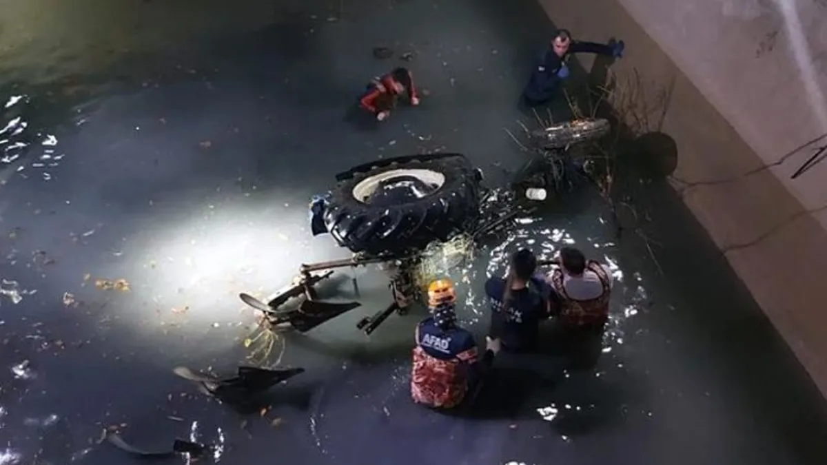 Traktörle havuza düşen şahıs hayatını kaybetti Traktörle havuza düşen şahıs hayatını kaybetti