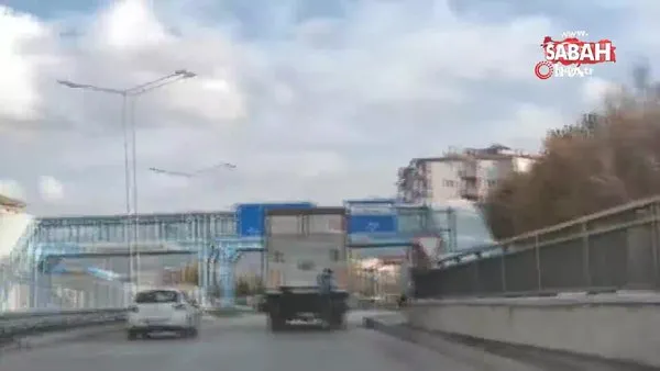 Erzurum'da trafikteki tehlikeli yolculuk kamerada | Video