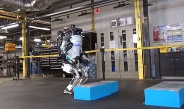 Ters takla atan robot herkesi korkuttu!
