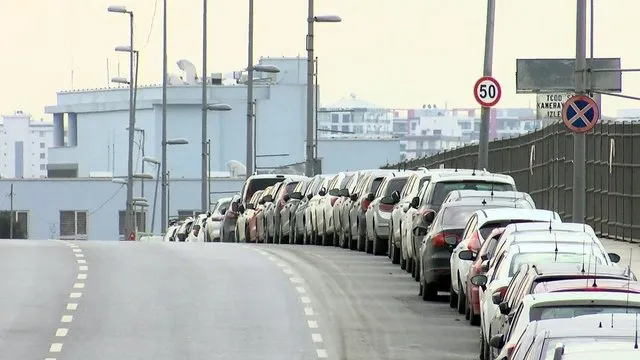 Son dakika: Marmaray İstasyonu’nun yanı başında yüzlerce araç! Bu şerit her gün kapalı...
