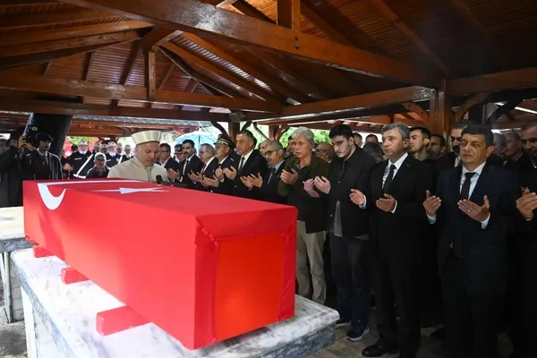 kalp-krizi-sonucu-hayatini-kaybeden-muratpasa-kaymakami-ihsan-kara-icin-toren-duzenlendi-1793199736883.jpg