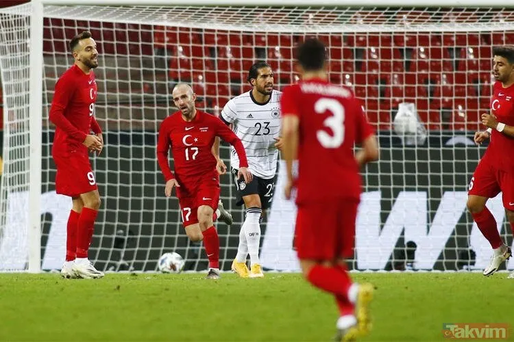 Löw’ün bu görüntüsü olay oldu! Almanya-Türkiye maçında...