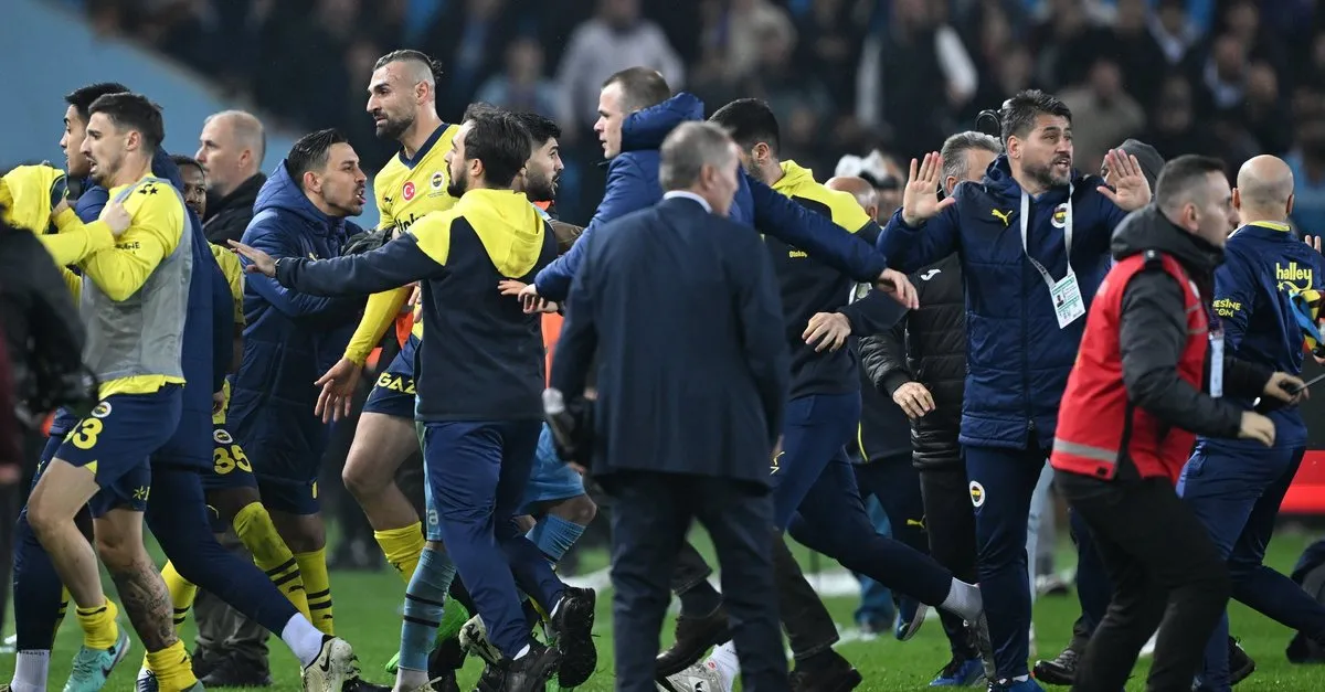 Son dakika haberi: Fenerbahçe'den olaylı derbi sonrası flaş karar!