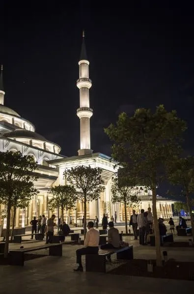 Beştepe Camii’ ne vatandaşlar akın etti