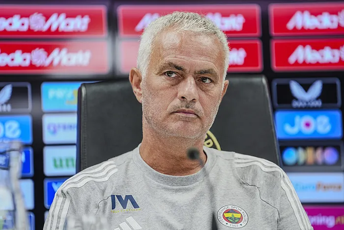 jose-mourinho-bu-sene-beni-nelerin-bekledigini-biliyorum-1754415869902.jpeg