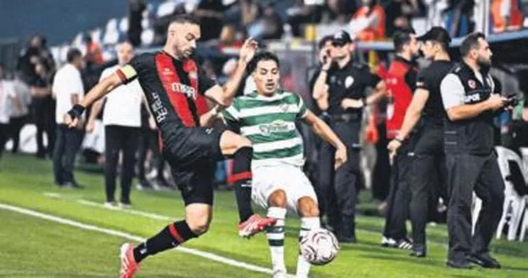 Bursaspor Gümrük’te takıldı