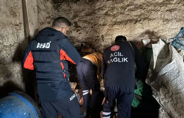 ardahanda-korkunc-olay-yasli-kadin-evinin-ahirinda-olu-bulundu-katili-en-yakiniymis-1777530643852.jpg