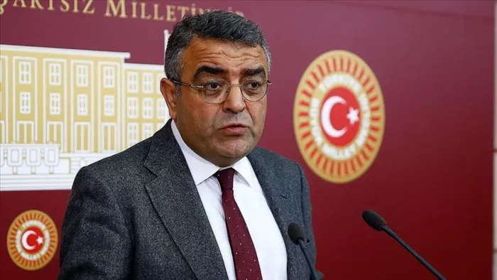 chpden-fetoye-khk-kalkani-tepki-ceken-bulusmada-skandal-isimler-1633942640890.jpg