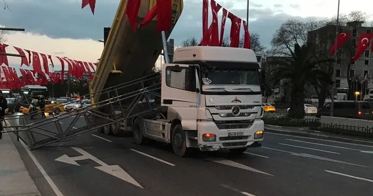 Damperi açılan kamyon trafiği felç etti
