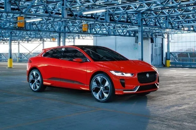 Jaguar ilk elektrikli modelini çıkarıyor