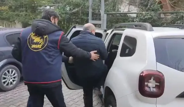 5-milyarlik-vurguna-jandarma-darbesi-istanbul-ve-manisa-merkezli-operasyonda-64-supheli-yakalandi-1738650829214.jpg