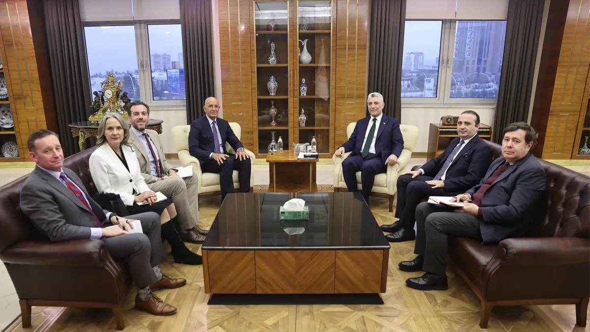 Bakan Bolat, ABD’nin Ankara Büyükelçisi Barrack’ı kabul etti Bakan Bolat, ABD’nin Ankara Büyükelçisi Barrack’ı kabul etti