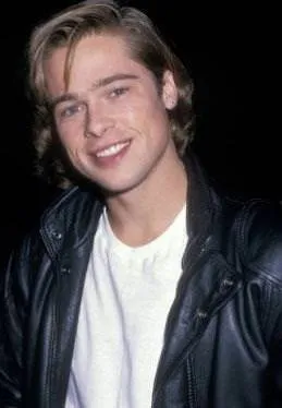 Brad Pitt saçlarıyla oynamayı çok seviyor